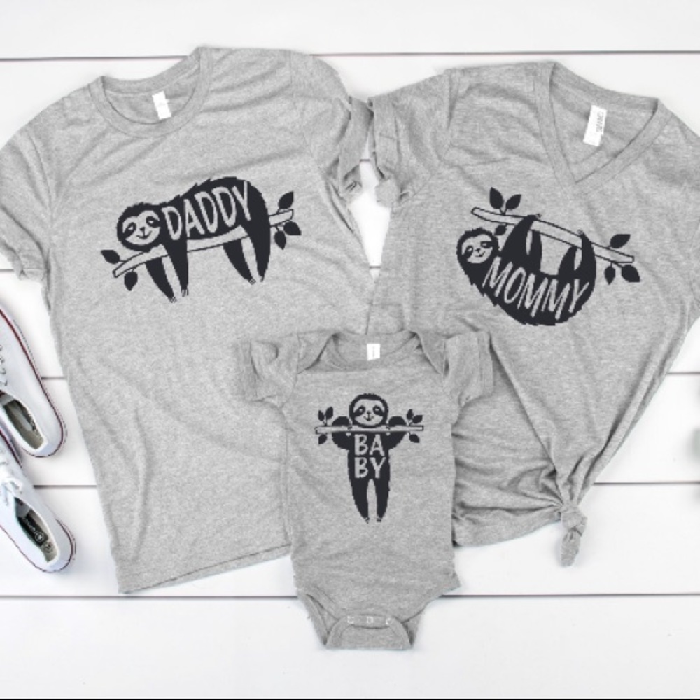 Mama Papa Baby Sloth Family T-shirt/Onesie Set - Picture 1 of 4